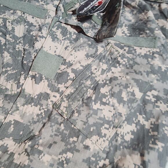 DEFENDER M NWT MENS SZ SMALL REGULAR DIGITAL CAMMO ARMY JACKET ZIP COAT (2) - Picture 3 of 8